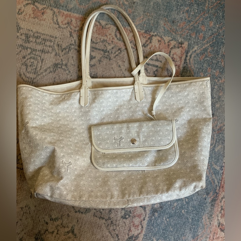 White Goyard Saint Louis PM with wallet